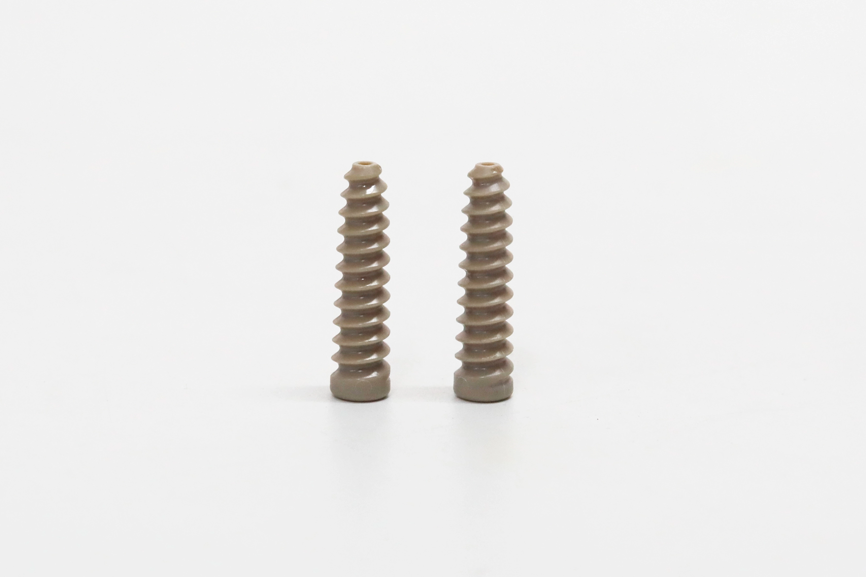 What Are Interference Screws and Their Role in Orthopedic Surgery? ¿Qué son los tornillos de interferencia y su función en la cirugía ortopédica?