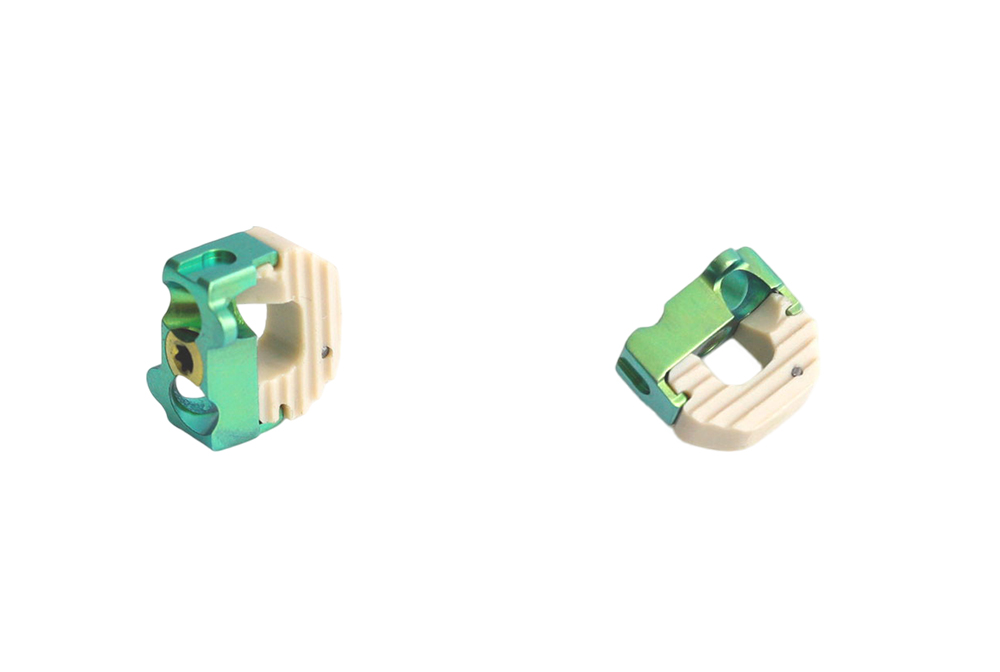 Materiales de jaula cervical de perfil cero de aleaci&oacute;n de titanio PEEK y TC4 de grado m&eacute;dico